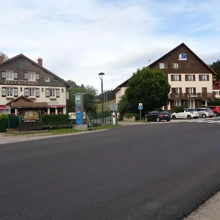 Gite Le Grand Cerf Piscine Et Spa Holiday home