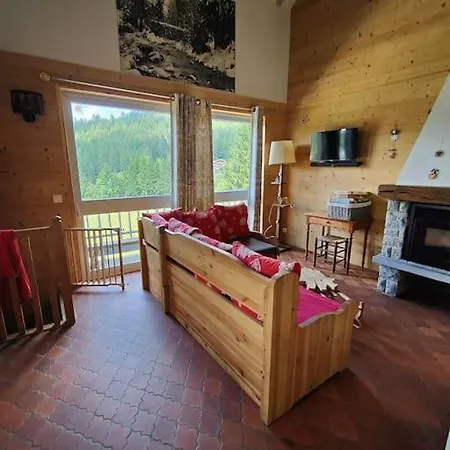 Holiday home Gite Le Grand Cerf Piscine Et Spa